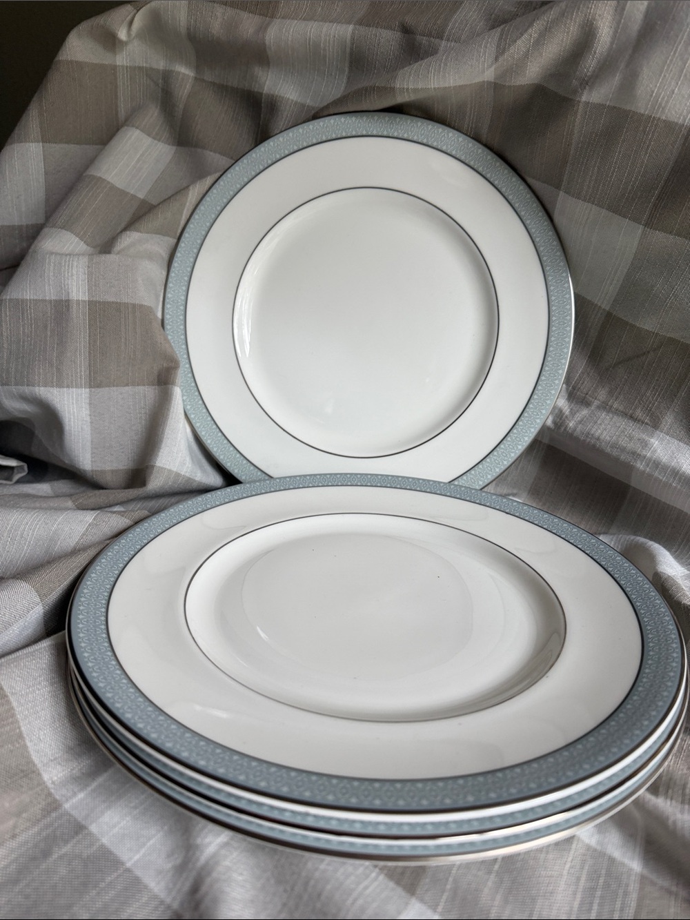 Elegant White Dinner Plates with Pale Blue Border - Set of 4